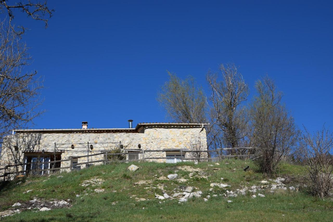 Gites Les Costoliers Chateauneuf-Miravail Bagian luar foto