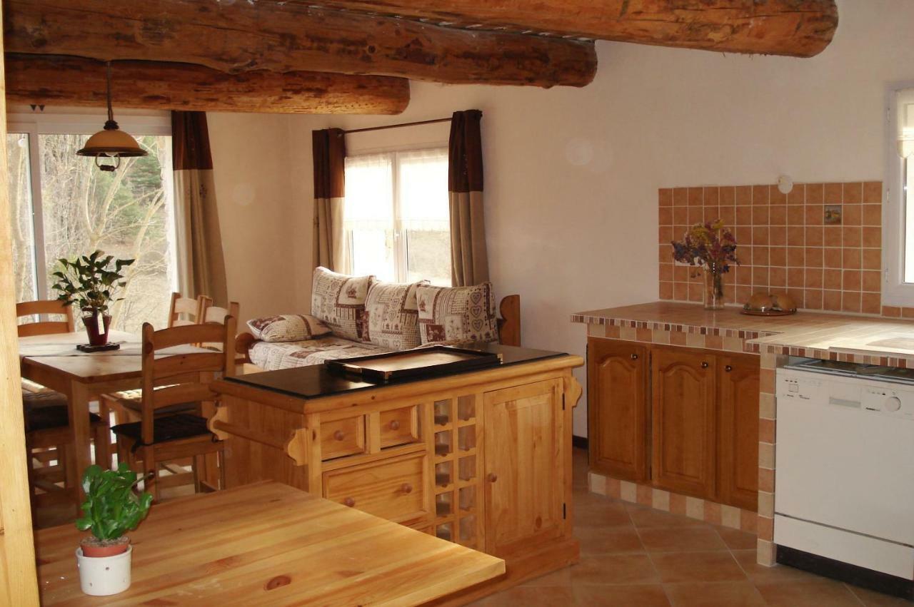 Gites Les Costoliers Chateauneuf-Miravail Bagian luar foto