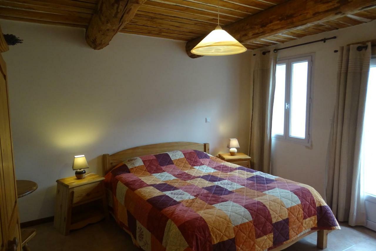 Gites Les Costoliers Chateauneuf-Miravail Bagian luar foto