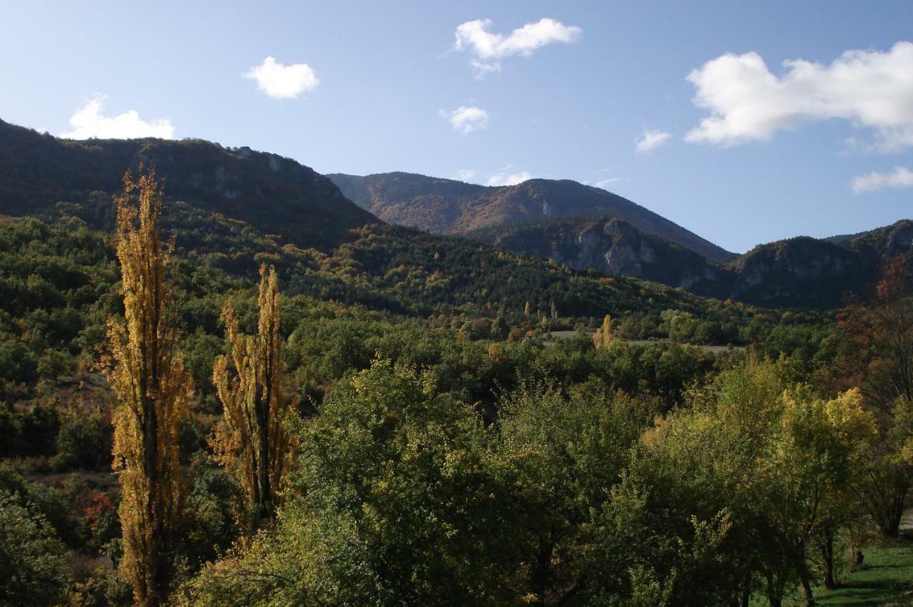 Gites Les Costoliers Chateauneuf-Miravail Bagian luar foto