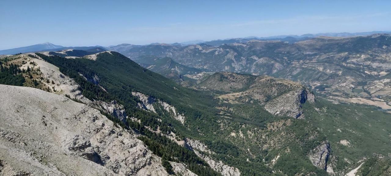 Gites Les Costoliers Chateauneuf-Miravail Bagian luar foto